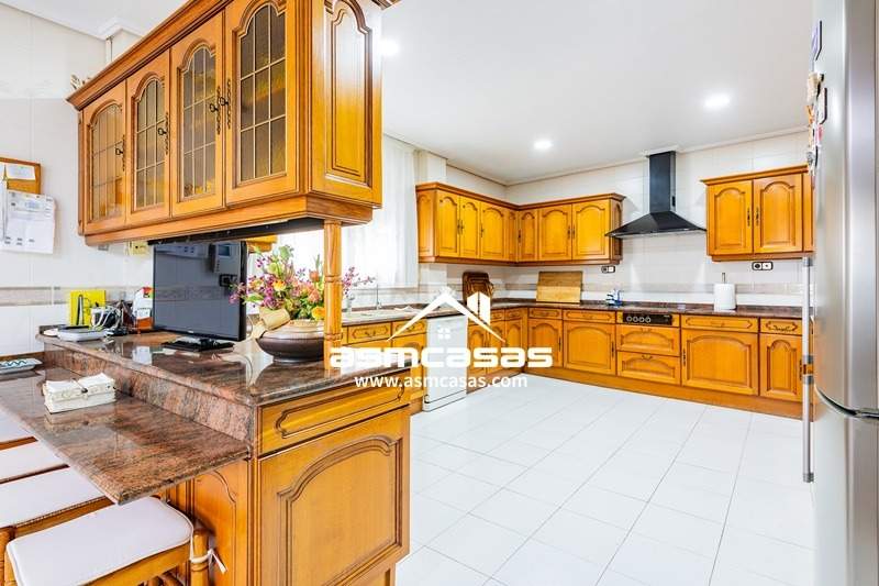 Logo de ASM Casas, inmobiliaria con más de 25 años de experiencia en Benicásim, especializada en compra, venta y alquiler de propiedades .
